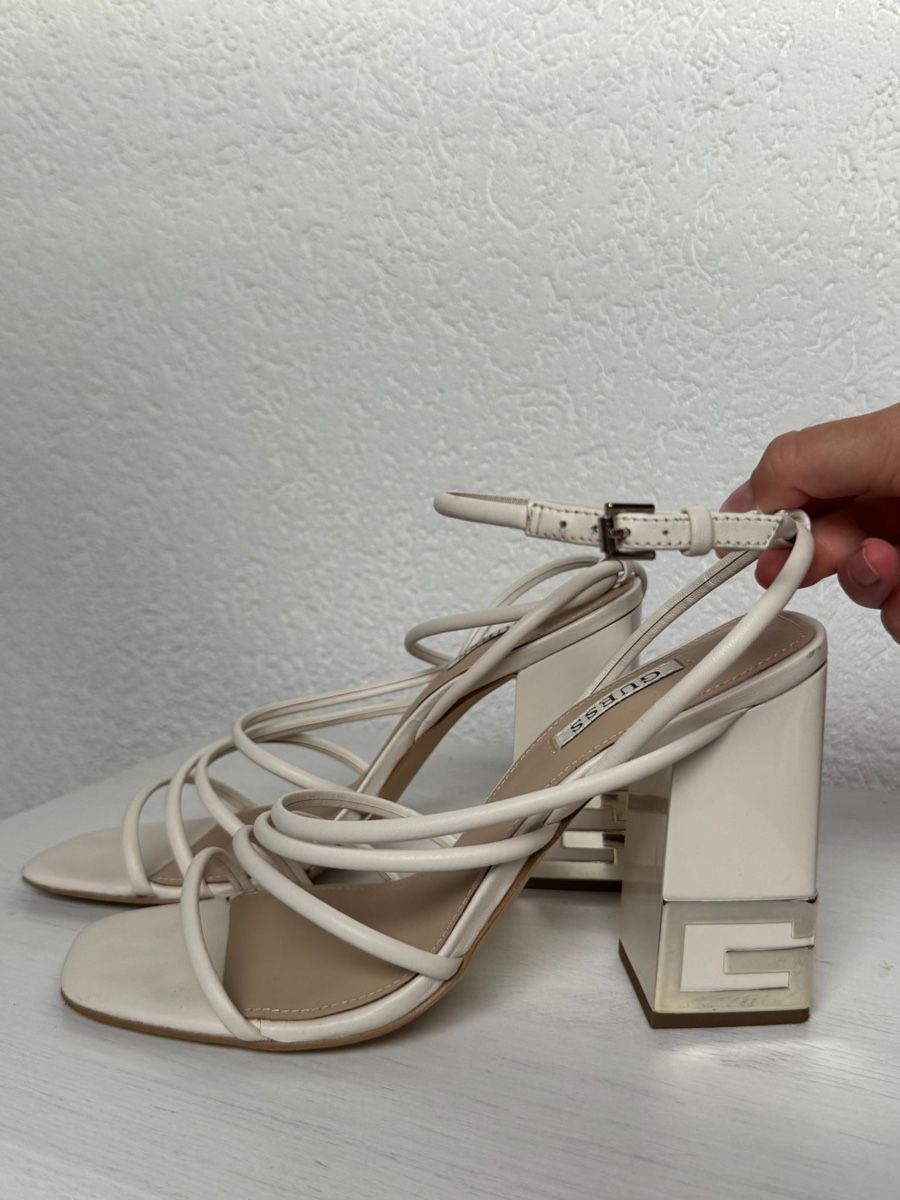 Guess Damenschuhe: Guess sandales talons UE40 – Gebraucht aus Moutier von Cfrne