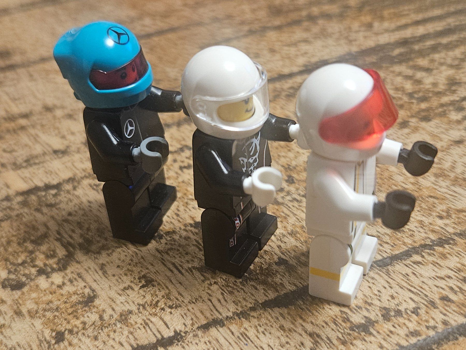 Lego Kit di costruzioni: lego lot de 3 figurines – Usato da Confignon venduto da Ecrofigs 3