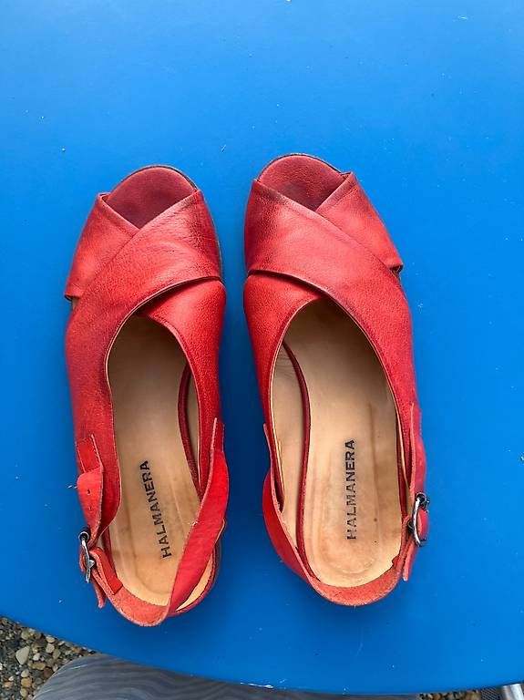 Scarpe da donna: rote ledersandalen grössse 39 – Usato da baar venduto da Lstar
