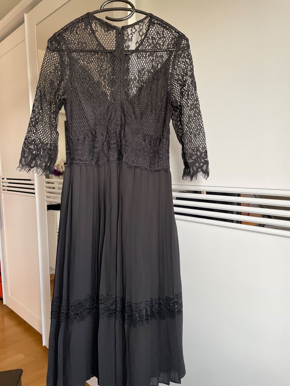 Zara Kleider: Elegantes schwarzes Spitzenkleid Gr. S – Gebraucht aus Schlieren von Mmm234