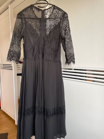 Elegantes schwarzes Spitzenkleid Gr. S