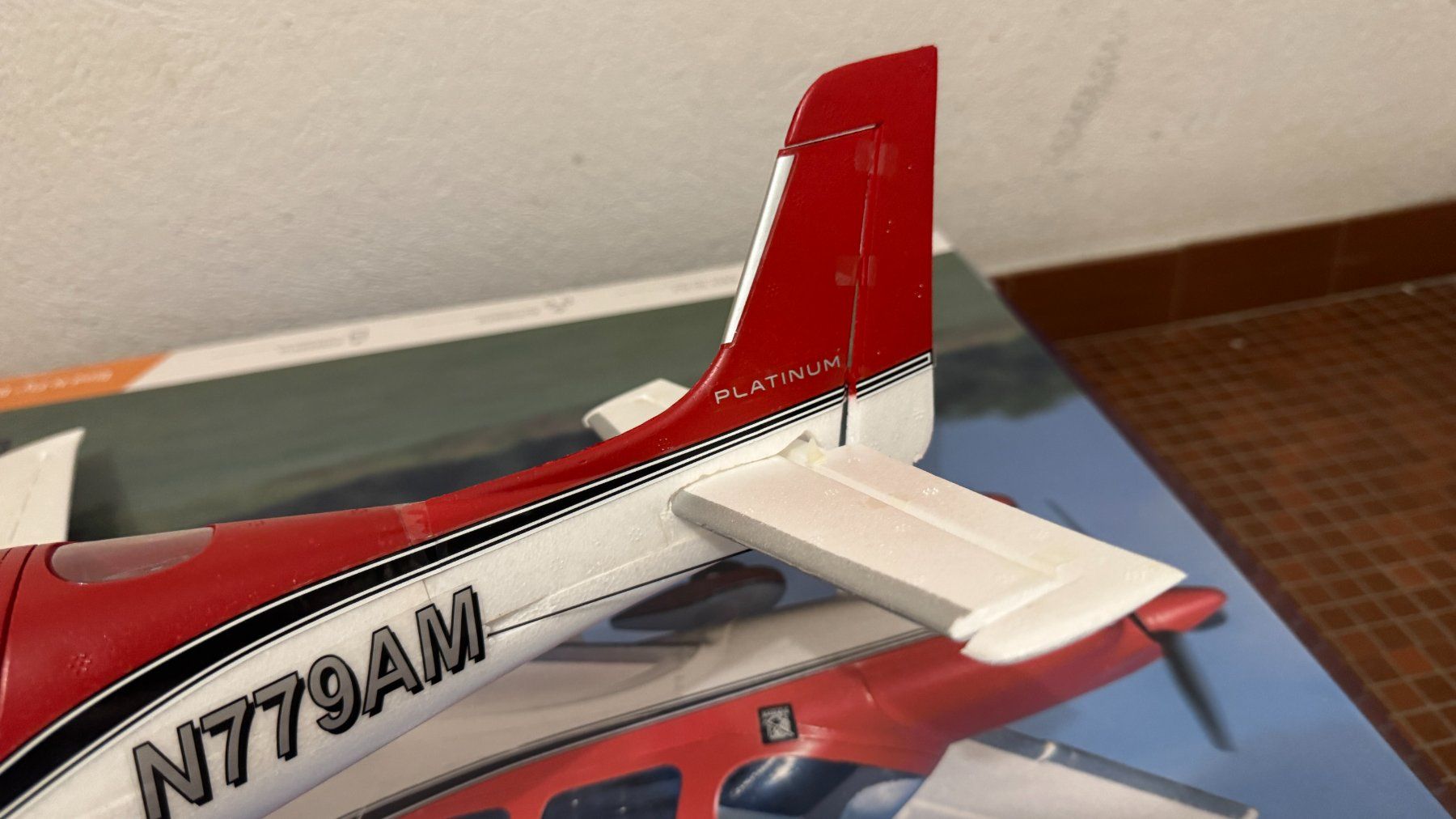E-Flite Modellismo RC: UMX Cirrus SR22T – Usato da St-Sulpice VD venduto da babou79 5
