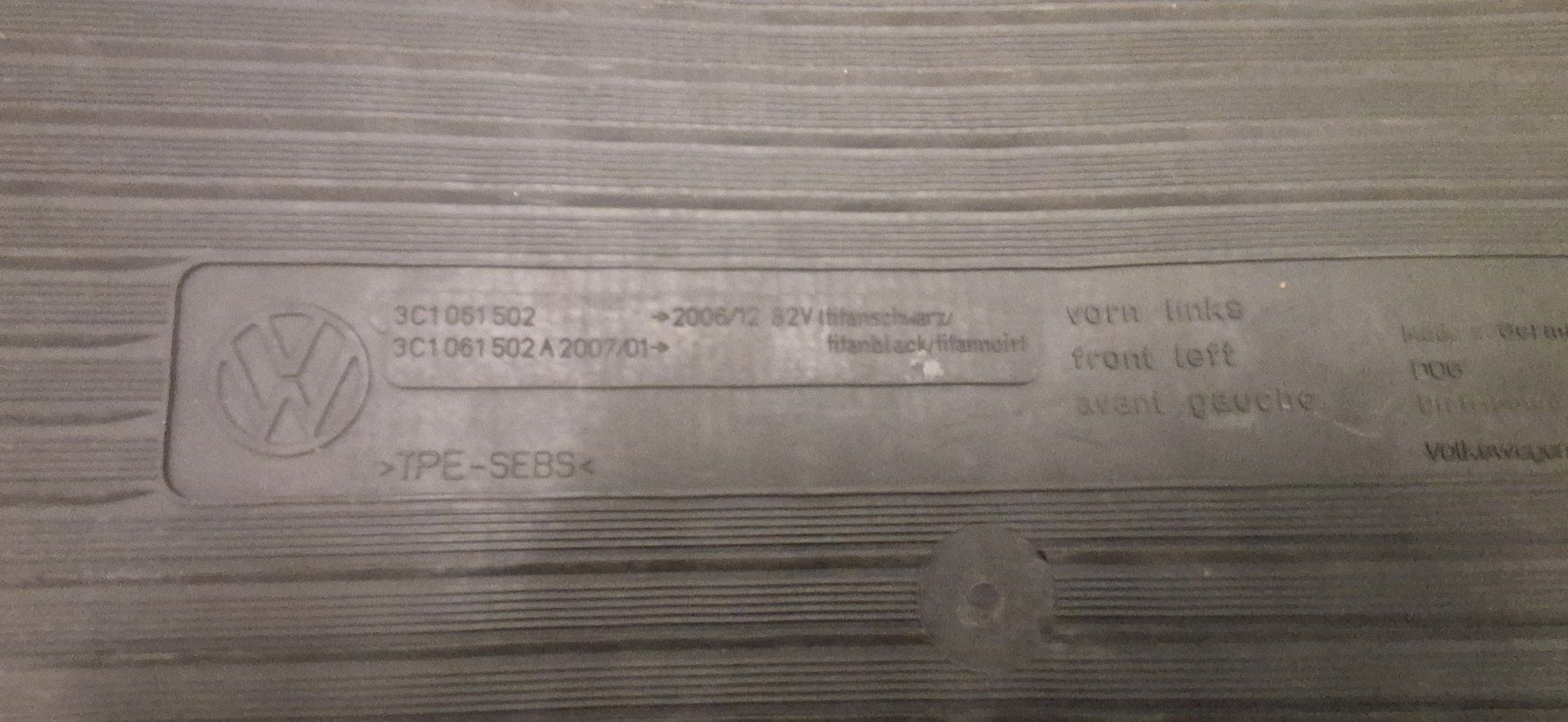 VW Tappeti & Tappetini: Gummi matten vw passat b6/b7 – Usato da Igis venduto da JUST-4U-ENJOY 4