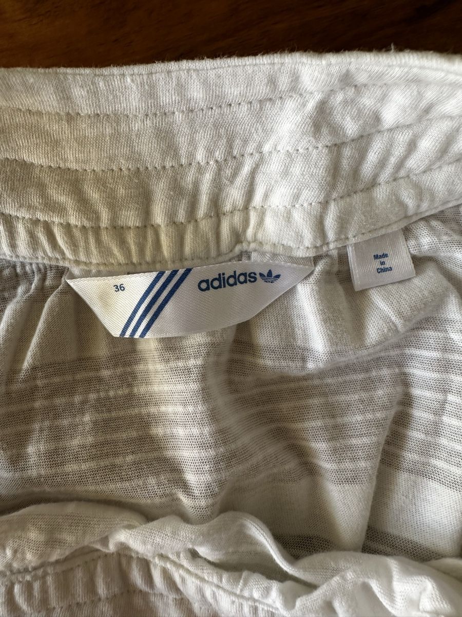 Adidas Top: Adidas Débardeur Blanc Taille 36 Logo Multicolore – Nuovo (secondo la descrizione) da Châtelaine venduto da Alexandra.jankowski 3