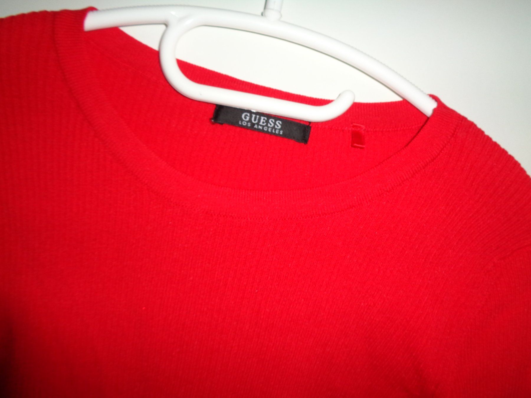 Guess Maglioni & Felpe: *** besonderer Pulli *** / von Guess / mit Logo an den Armen – Usato da Othmarsingen venduto da Leuchtturmlady 3