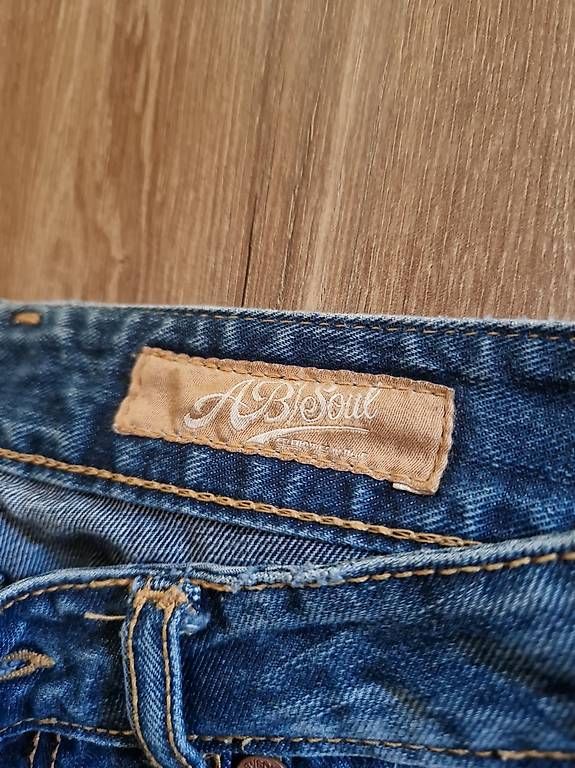 Jeans: Jeans Frau  – Usato da St.Gallen venduto da tra_ch5s 2