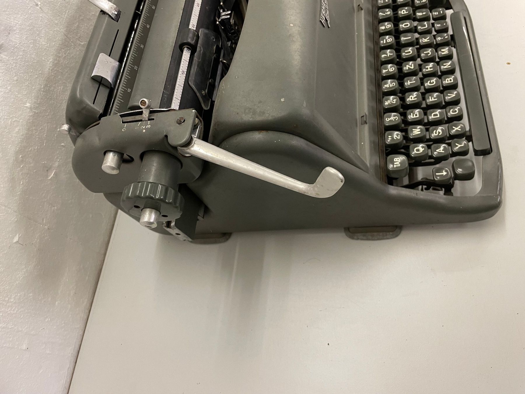 Hermès Schreibmaschinen: ancienne machine a écrire Hermès (3) – Defekt aus La Croix (Lutry) von netrajet 2