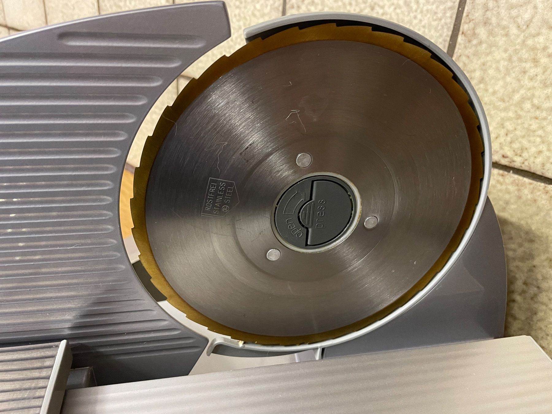 Turmix Elettrodomestici da cucina: Aufschnittmaschiene Turmix – Usato da Hagenwil venduto da Sarina07 1