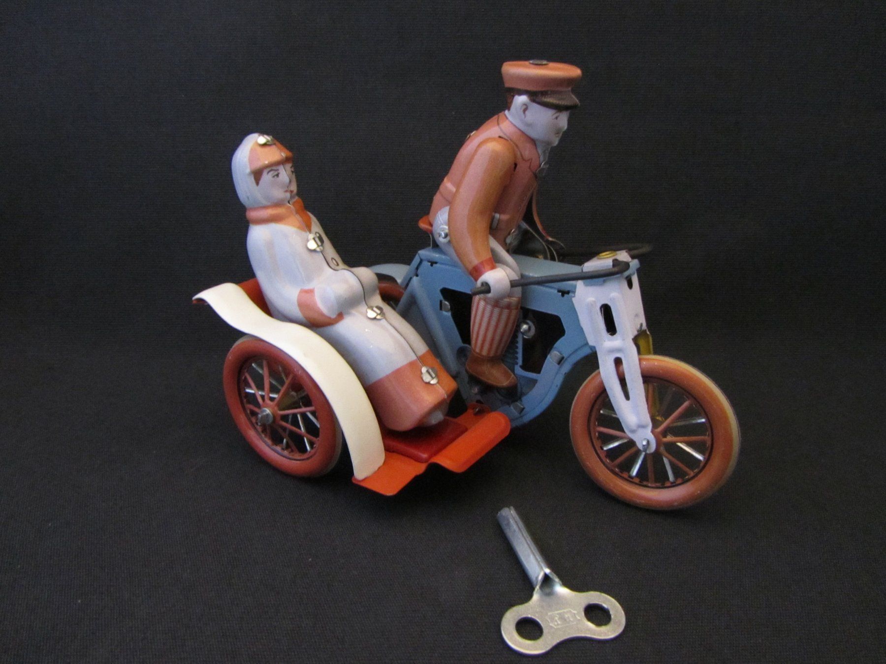 Jouets: Blech-Töff mit Seitenwagen – Neuf avec emballage d'origine à Basel par spinne02