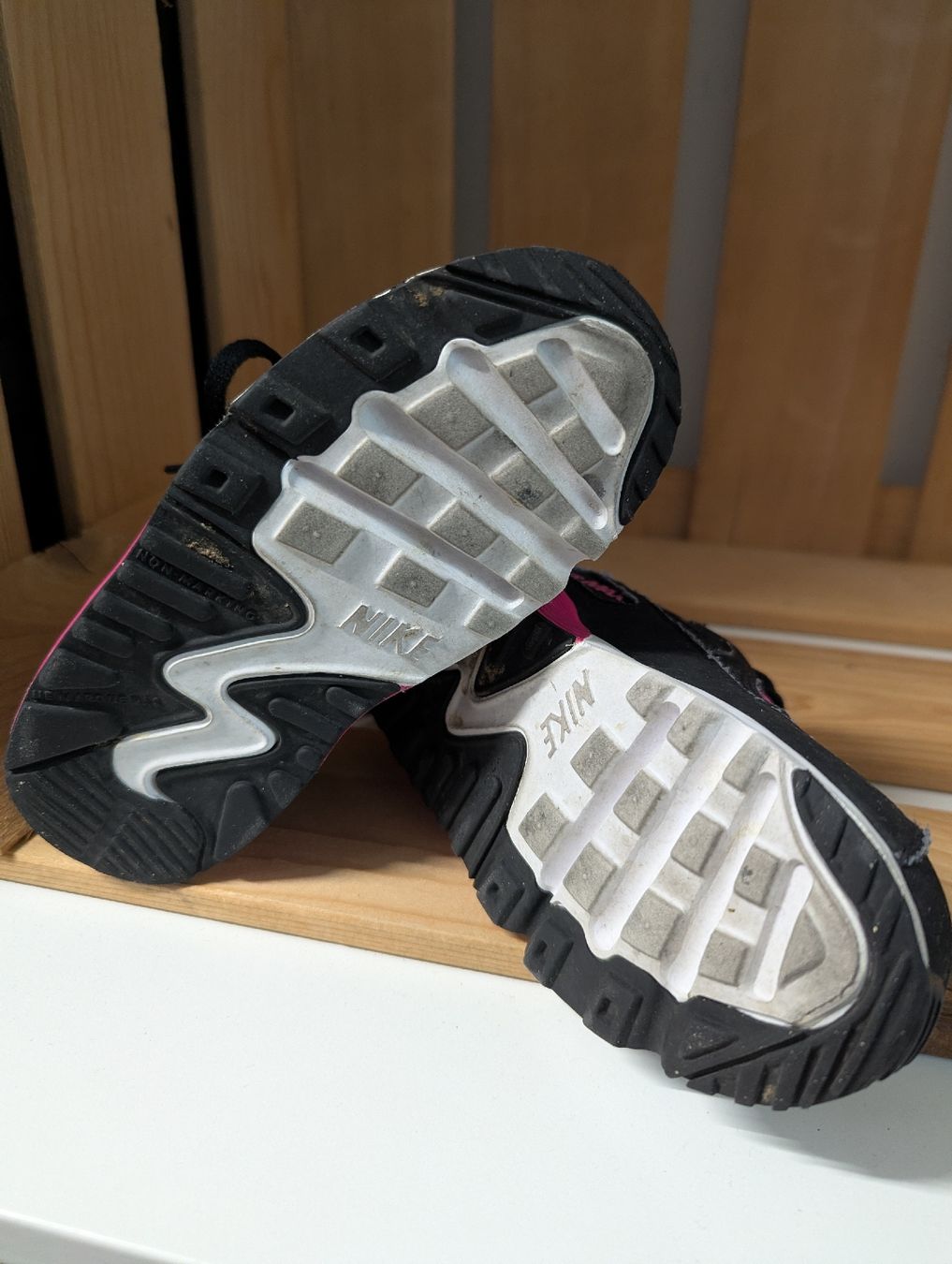 Nike Chaussures filles: Nike Air max Grösse 26 – D'occasion à Wallisellen par Taurusit 2