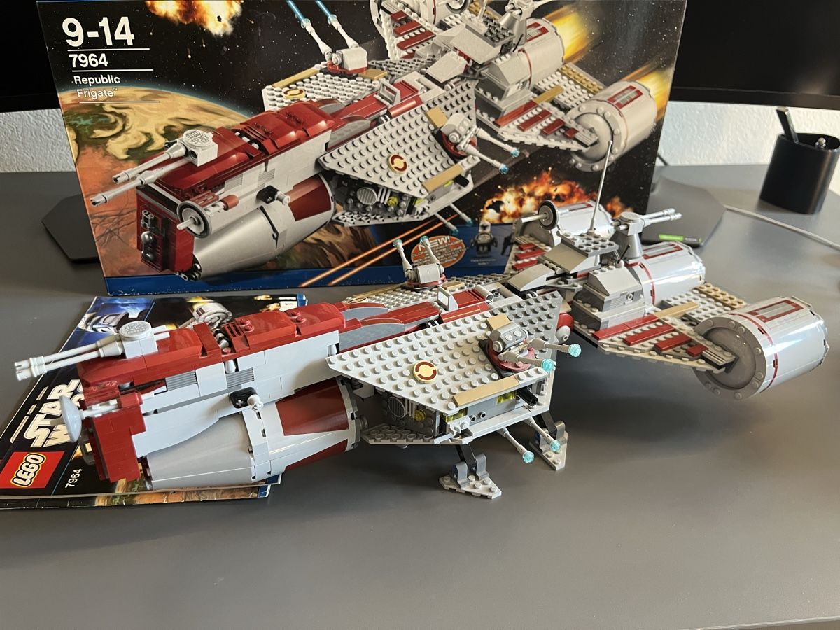 Lego Giocattoli: LEGO Star Wars Set 7964 Republic Frigate – Usato da Fribourg venduto da Helvetix7 5