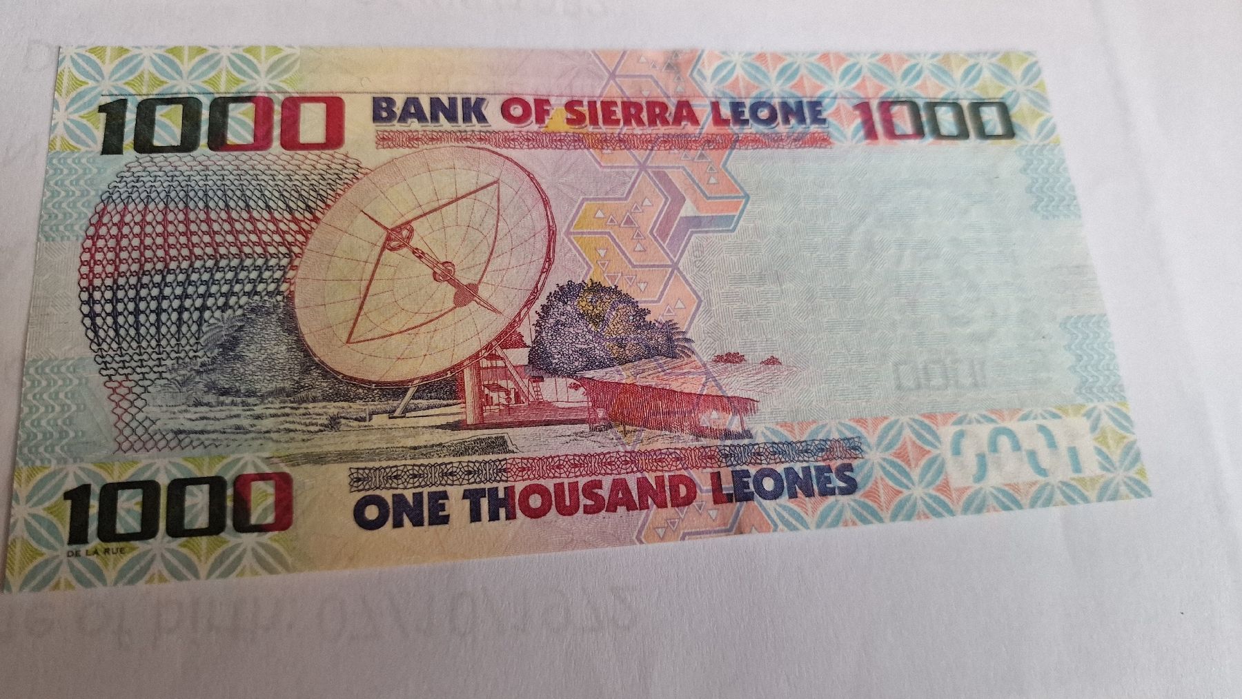 Banknoten: Banknote Sierra Leone 2013 NEU – Neu und originalverpackt aus Herisau von Antiques.AR 1