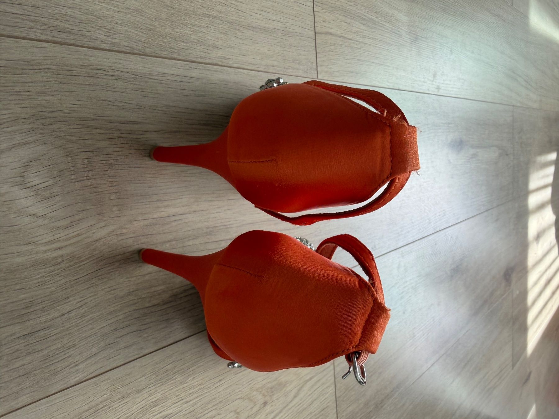 Scarpe da donna: Elegante Damenschuhe orange mit Strass – Usato da Ittigen venduto da zaf_6sy9 2