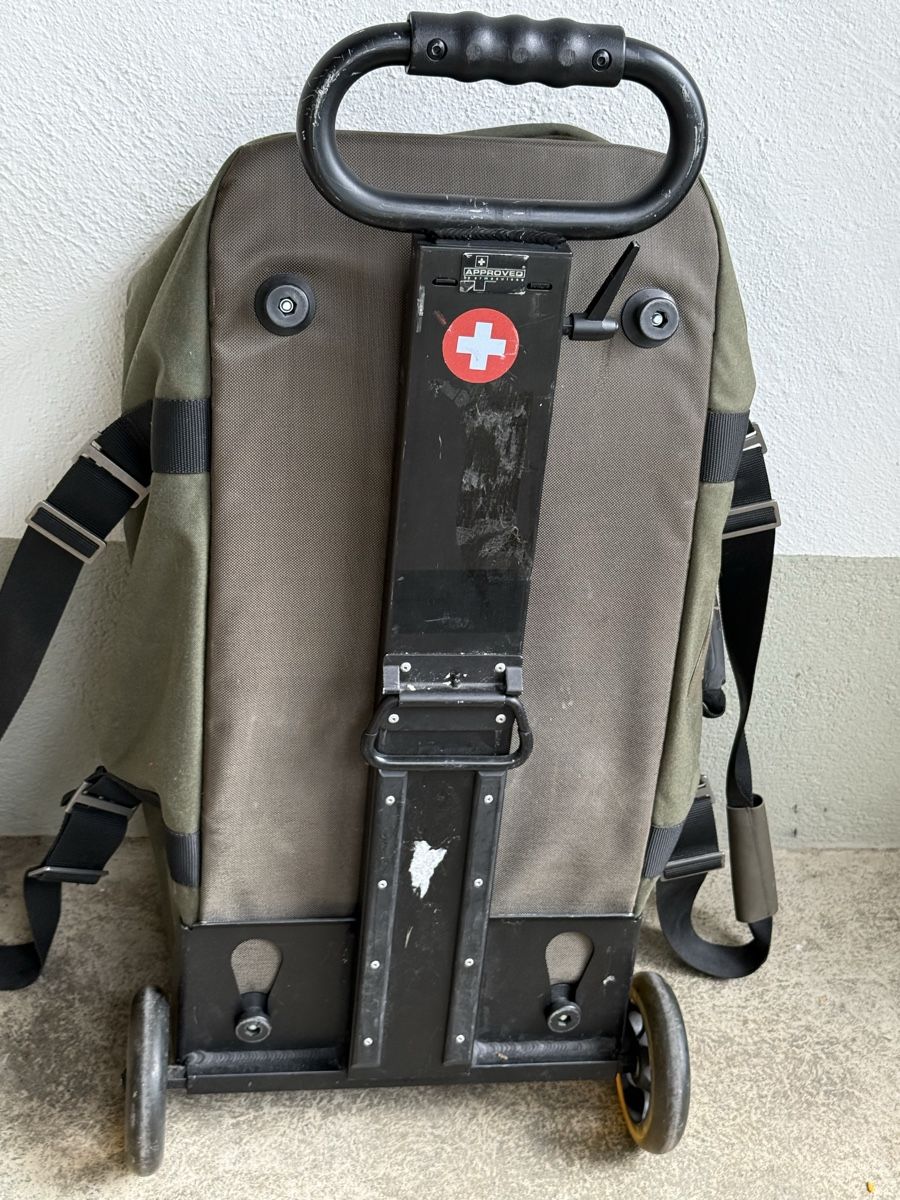 Valigie & Borse: Tasche mit Trolley SCHWEIZER ARMEE Militär  – Usato da Konolfingen venduto da petzipetz 2