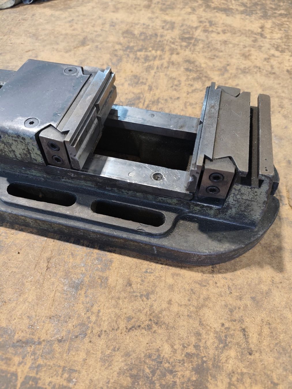 Tous les outils: Schnellspanner Schraubstock – D'occasion à Arbon par millpoint 3