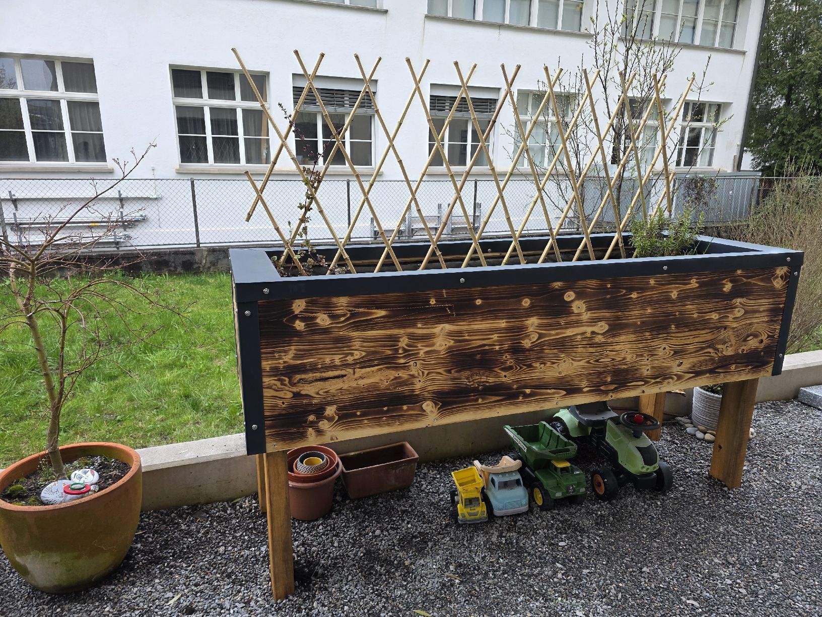 Vasi per fiori: Garten Hochbeet aus Holz – Nuovo (secondo la descrizione) da Sarnen venduto da mar_86dr