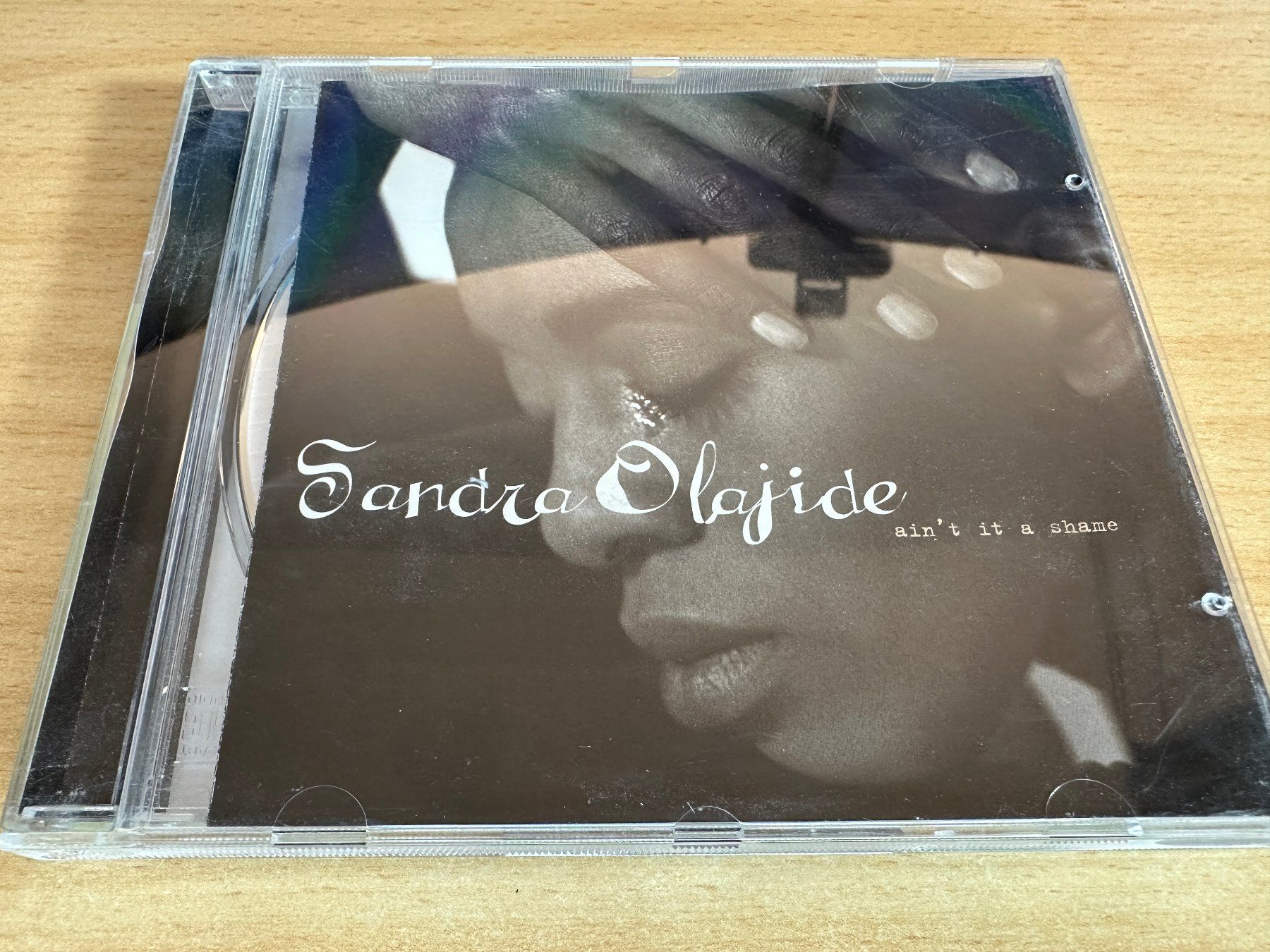 CD: Sandra Olajide – Ain't It A Shame – Usato da Rikon im Tösstal venduto da Alpenmutz