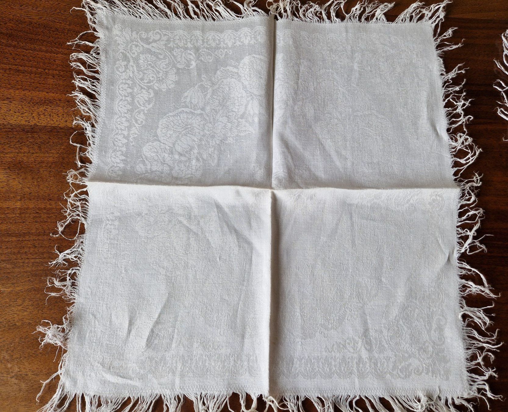 Tovaglioli: 8 Seidendamast Servietten mit Fransen 34x33cm – Usato da Bern venduto da Antikbatik 6