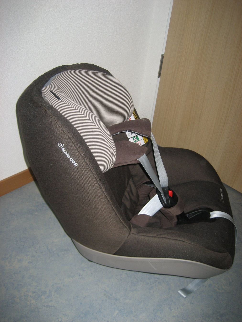 Maxi-Cosi Auto-Kindersitze: 2 Way Pearl Pearl Pro I-Size Smart ISize für one oder 3 way – Gebraucht aus Giswil von tilema 2