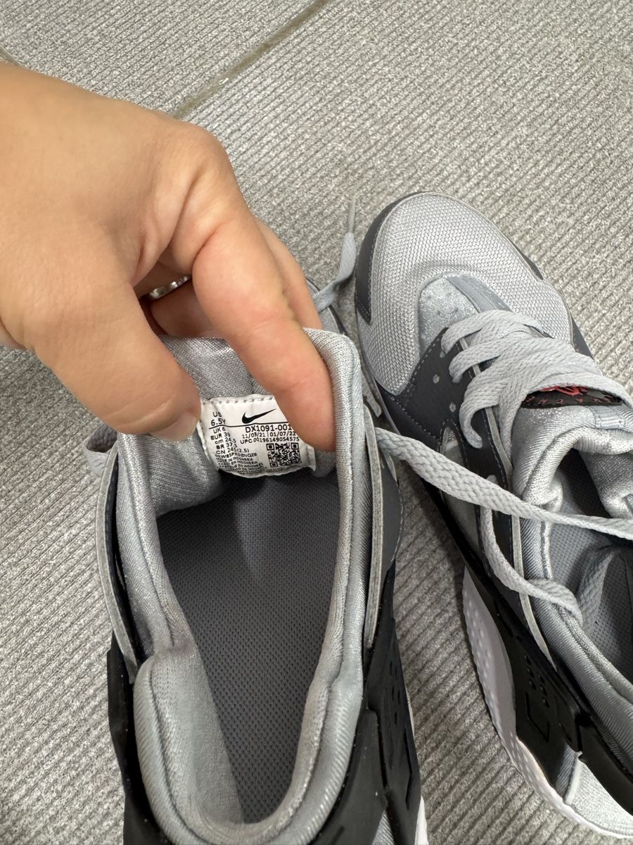 Nike Scarpe da donna: Neuer Nike Turnschuh 39 – Nuovo (secondo la descrizione) da Bergdietikon venduto da LA-Sunshine 2