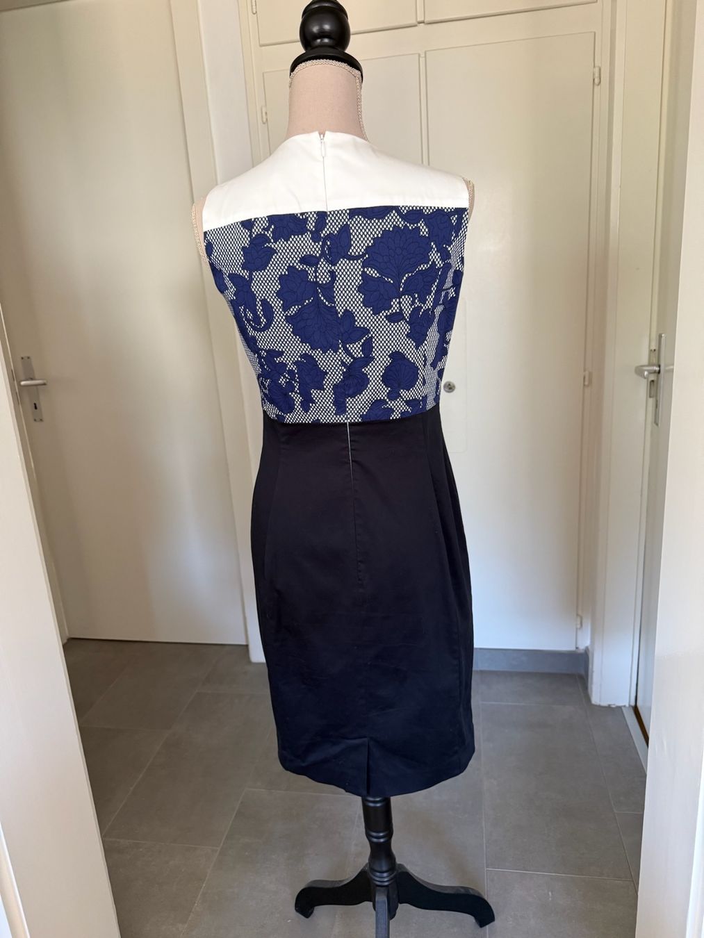 Armani Robes: Armani Jeans - robe - 40 – D'occasion à Sion par accroshoes 2