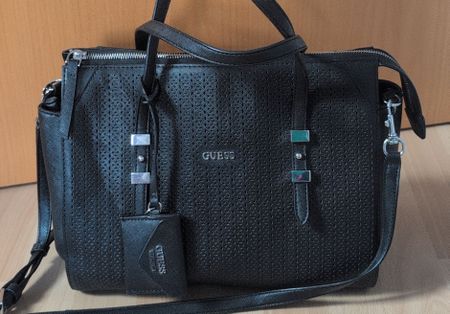 Guess Handtasche schwarz guter Zustand