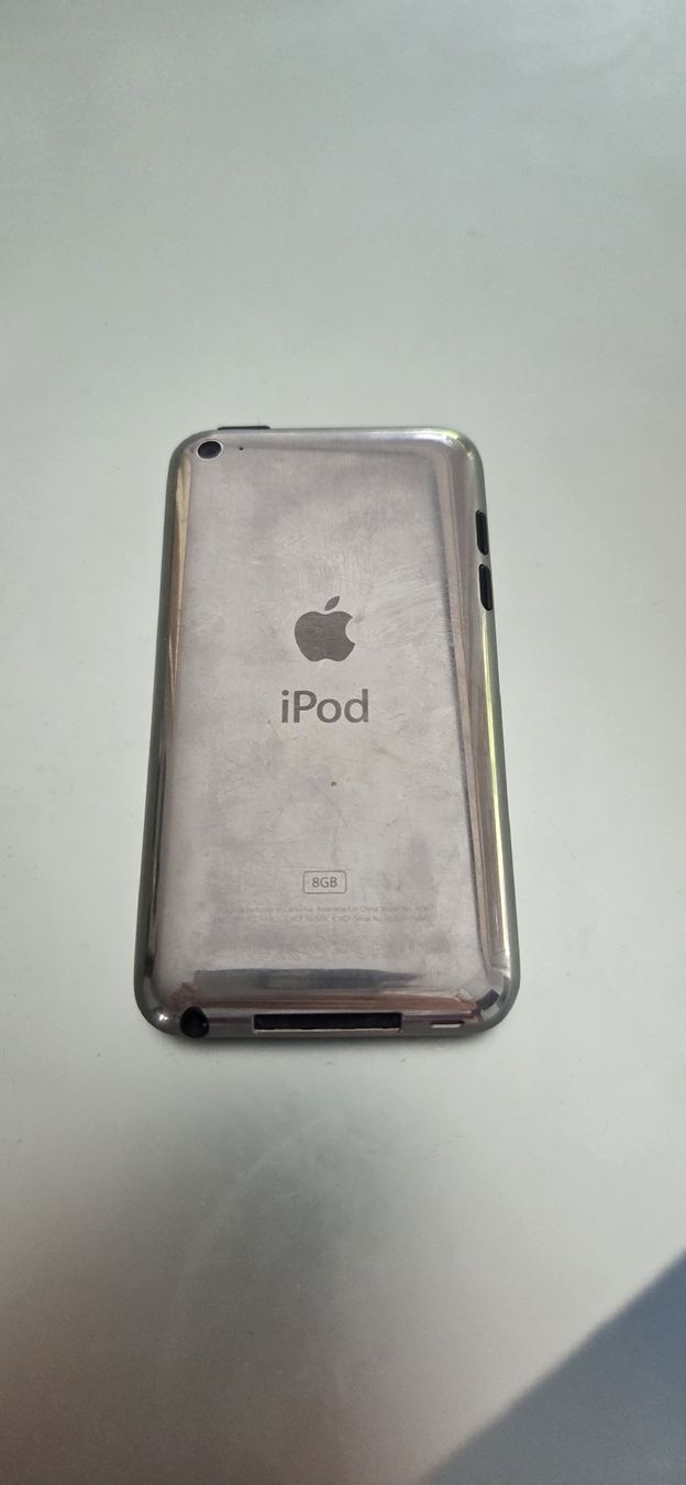 Apple Tragbarer Mediaplayer: Apple iPod Touch 8GB + Dockingstation – Gebraucht aus Huttwil von ser_gn9l 2