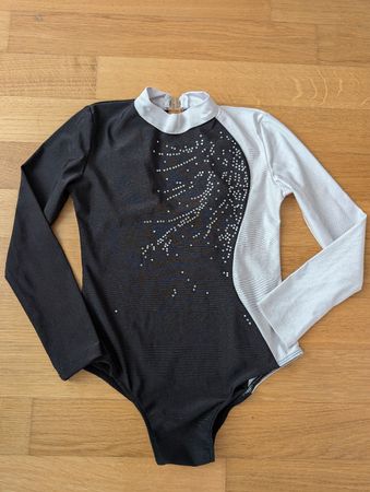 Turnanzug Gr. 128 mit Strass, Langarm