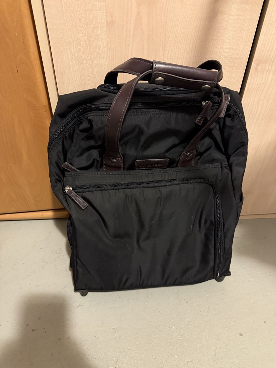Taschen: Reisetasche schwarz mit Leder Details gebraucht – Neu und originalverpackt aus Oberbuchsiten von Leopard95