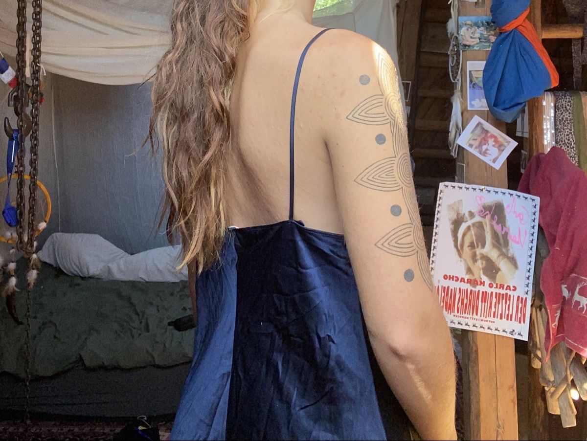 Vestiti: Wunderschönes Maxi Kleid mit Spitze Dezails – Usato da Rehetobel venduto da Norea69 2