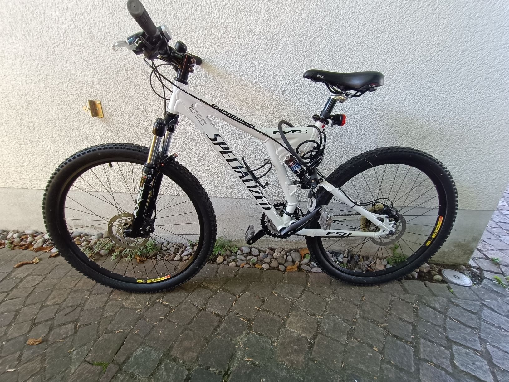 Specialized Velos: Specialized FSR Mountainbik – Gebraucht aus Küsnacht ZH von itslive