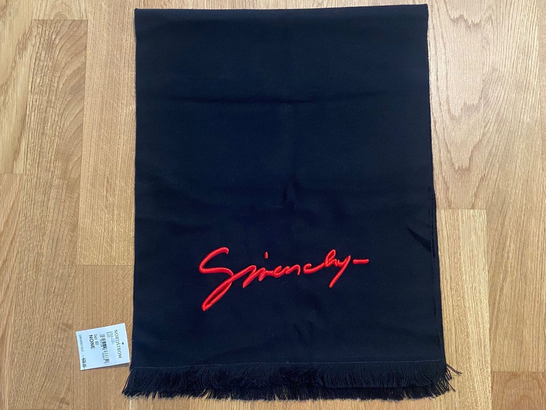 Givenchy Foulard & Sciarpe: ORIGINAL GIVENCHY SCHAL LADENPREIS: 635.- ÉCHARPE FABRIKNEU – Nuovo e nell'imballaggio originale da Zürich venduto da s-a-w-e 2