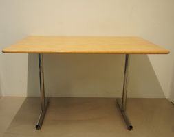 Schöner moderner Tisch aus Buchenholz (HE178)