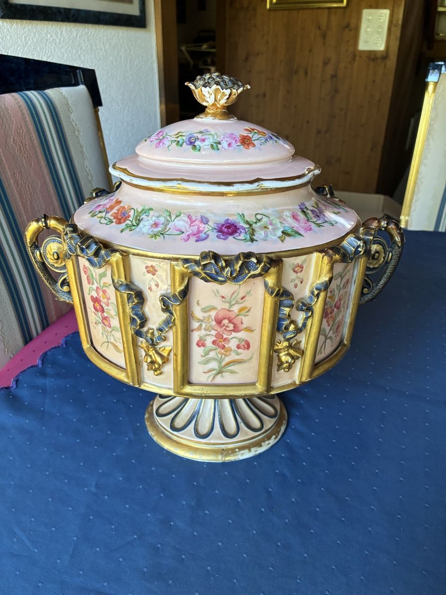 Vasi & Recipienti: Prunkvolle Deckelvase 19. JH – Usato da Dornach venduto da Rosengarten