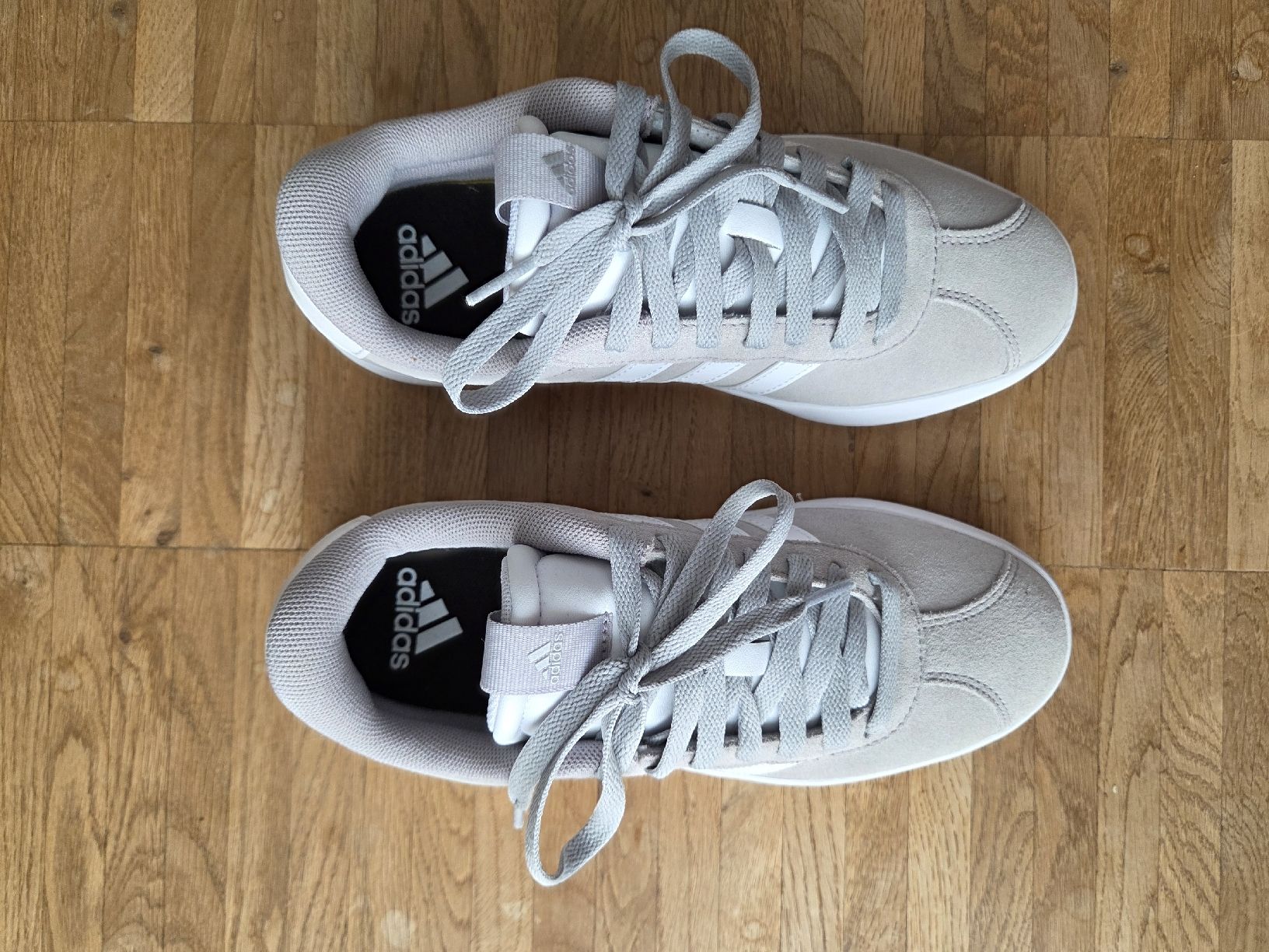 Adidas Damenschuhe: adidas Sneaker, hellgrau, neuwertig, Grösse 38 2/3 – Neu (gemäss Beschreibung) aus Zürich von Billy0808 1