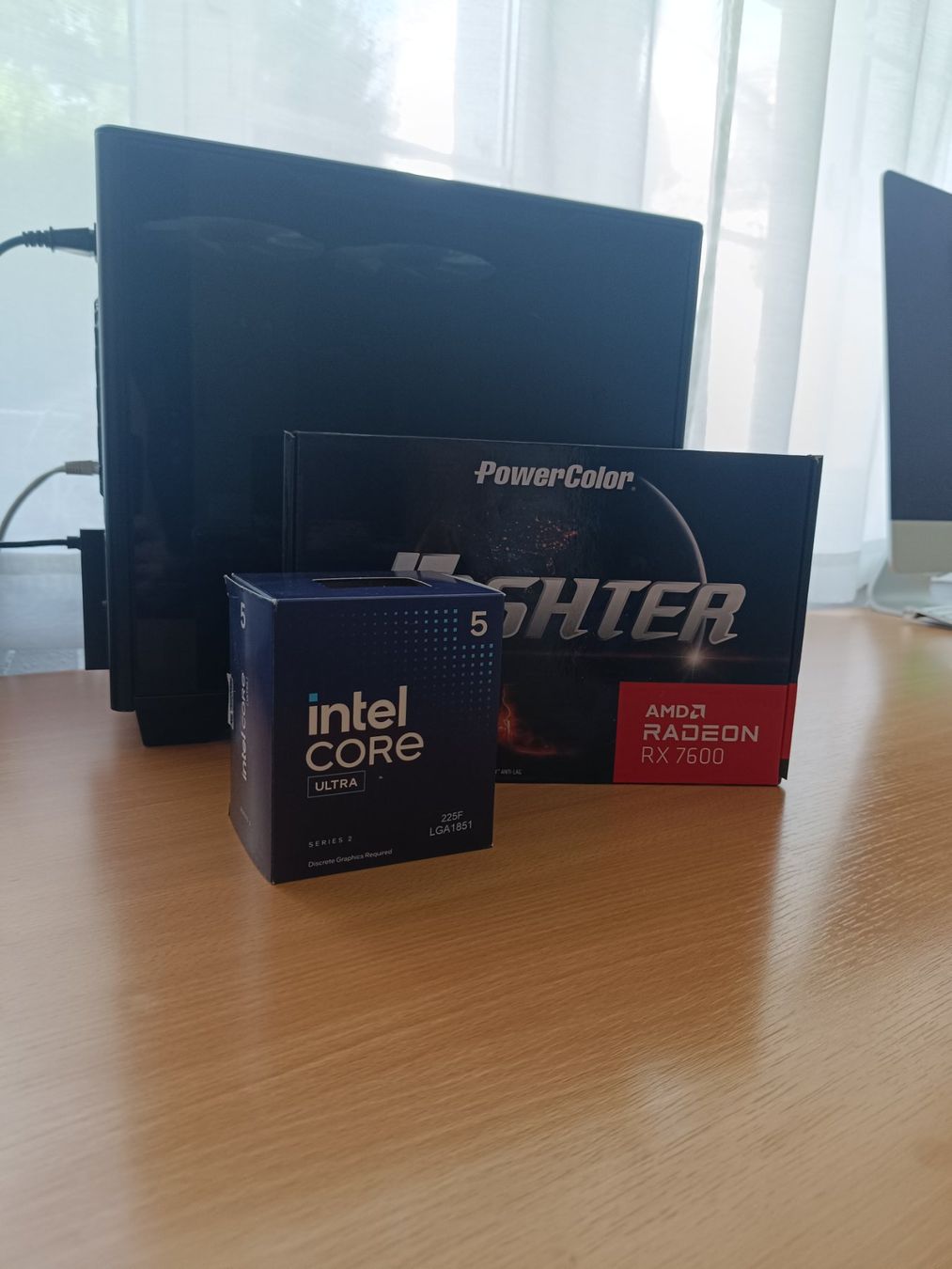 Intel PC: Gaming PC Intel Core Ultra 5, 32GB RAM, AMD RX 7600, Win 11 – Nuovo (secondo la descrizione) da Sitterdorf venduto da phoenix_85 5