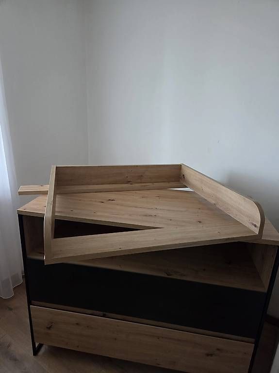 Lits: Babybett mit Wickeltisch/Kommode – D'occasion à Triesenberg par wild-hog 1