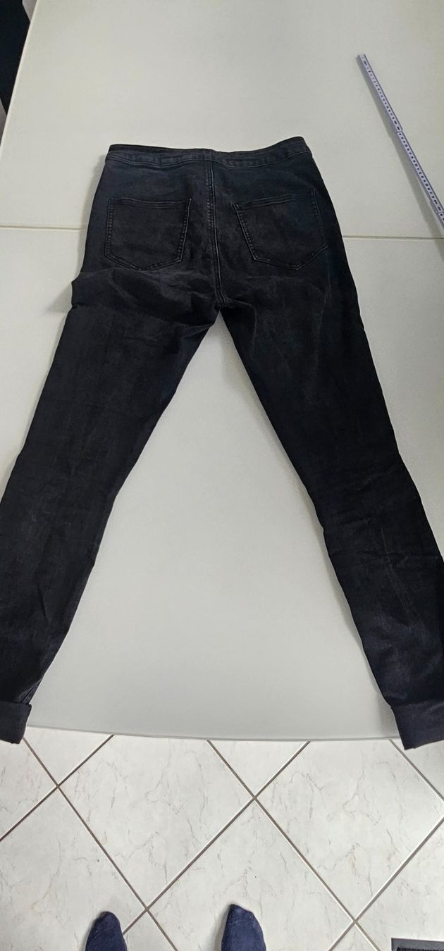 Jeans: Schwarze Jeans, Grösse M, Damenjeans – Usato da Azmoos venduto da Jadejo 2