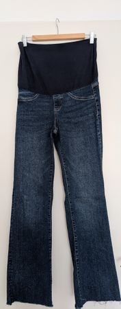 Jeans de grossesse coupe flare marque Mango taille 36