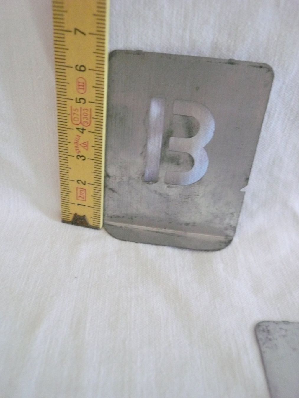Sciablone: ABC-Buchstaben-Schablonen klein – Usato da Rotkreuz venduto da Busa17 7