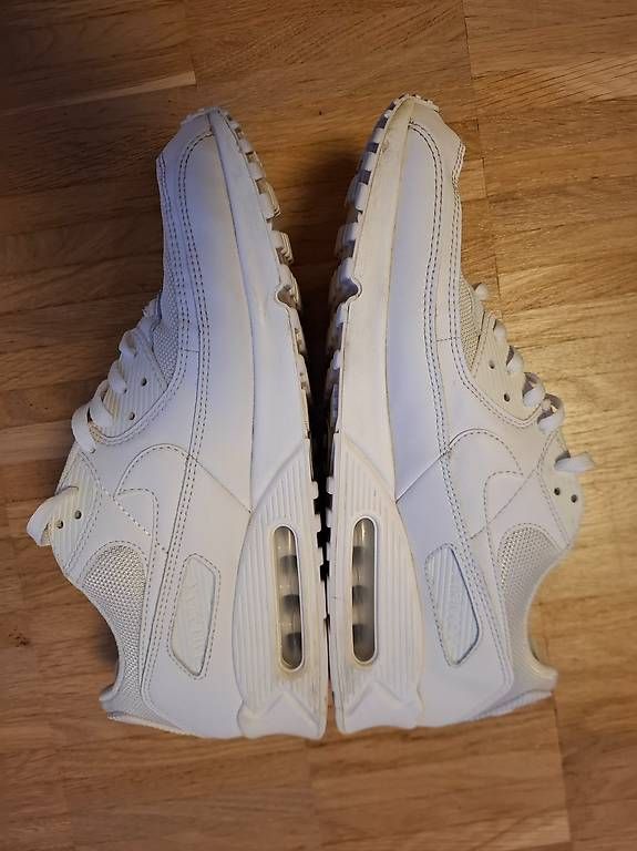 Herrenschuhe: Schuhe Nike Air Max 90  – Gebraucht aus Niederuzwil von Liberatopixel 1