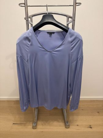 Lavendelbluse mit langen Ärmeln