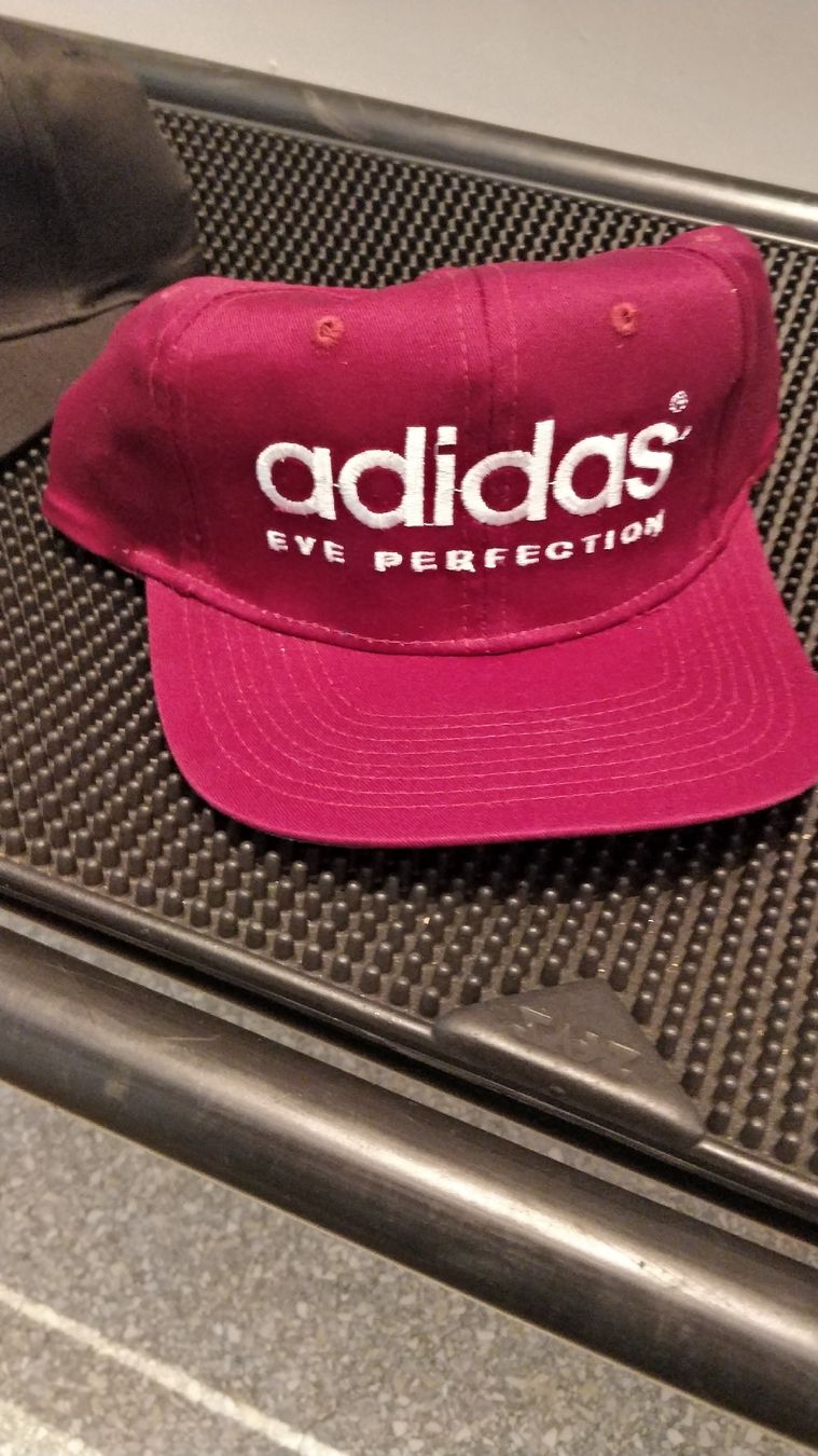 Adidas Copricapi, berretti & cappellini: Adidas Kappe Hut Base Cap Rot – Nuovo (secondo la descrizione) da Flawil venduto da rcnkr