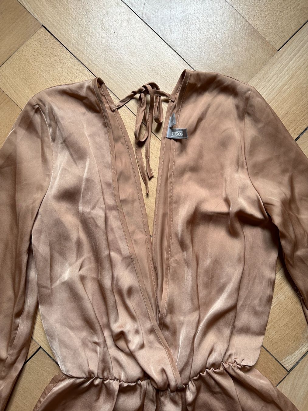 Asos Tute: ASOS - Jumpsuit hellbraun fliessend XS – Usato da Zürich venduto da Diazaio 1