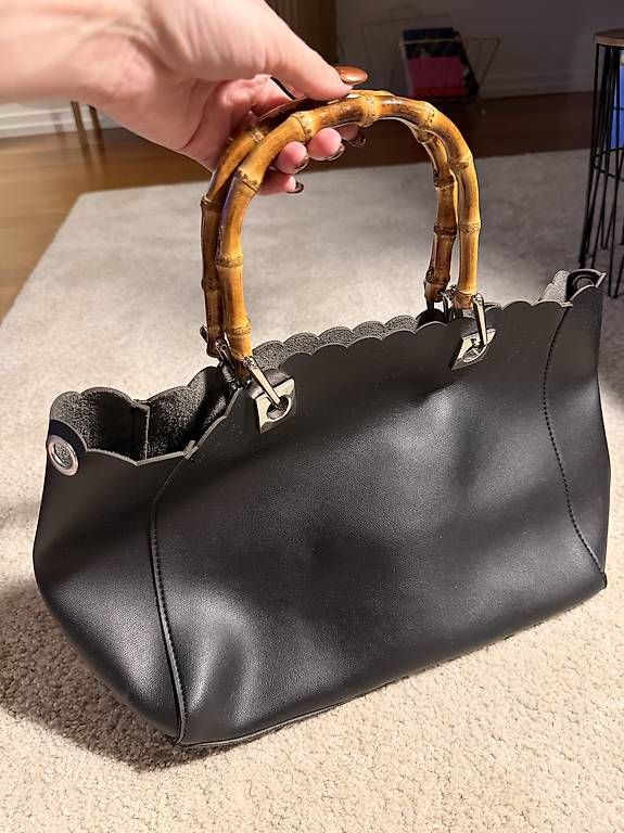 Taschen für Damen: Hallhuber Handtasche mit Bambusgriffen  Schwarz – Gebraucht aus Meggen von mar_rb27