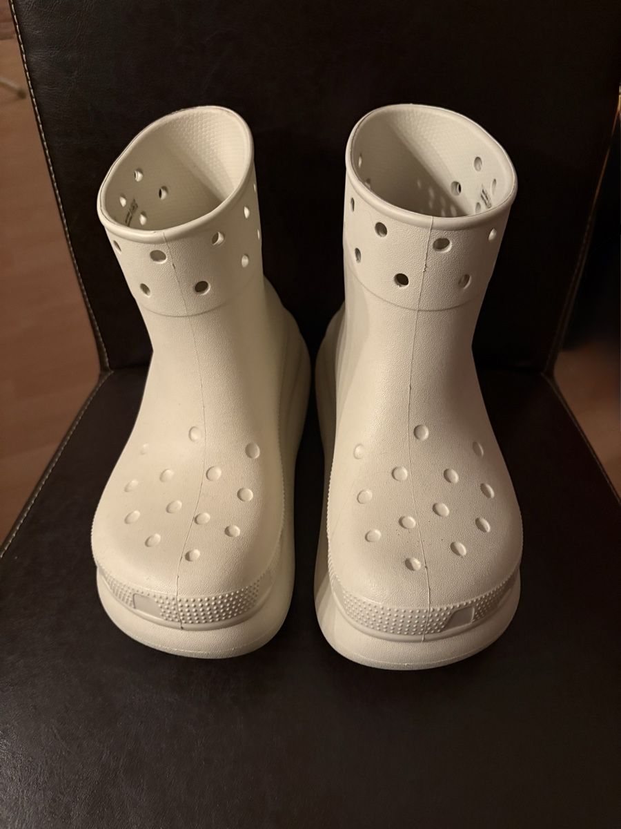 Crocs Scarpe da donna: Original Crocs Stiefeletten – Nuovo (secondo la descrizione) da Brütten venduto da gisela777