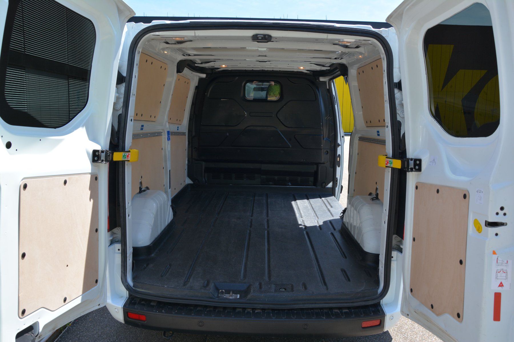 Ford Veicoli commerciali: FORD Transit Custom Van 300 L2H1 Trend A – Usato da Oberkulm venduto da Curiger-Automobile 8