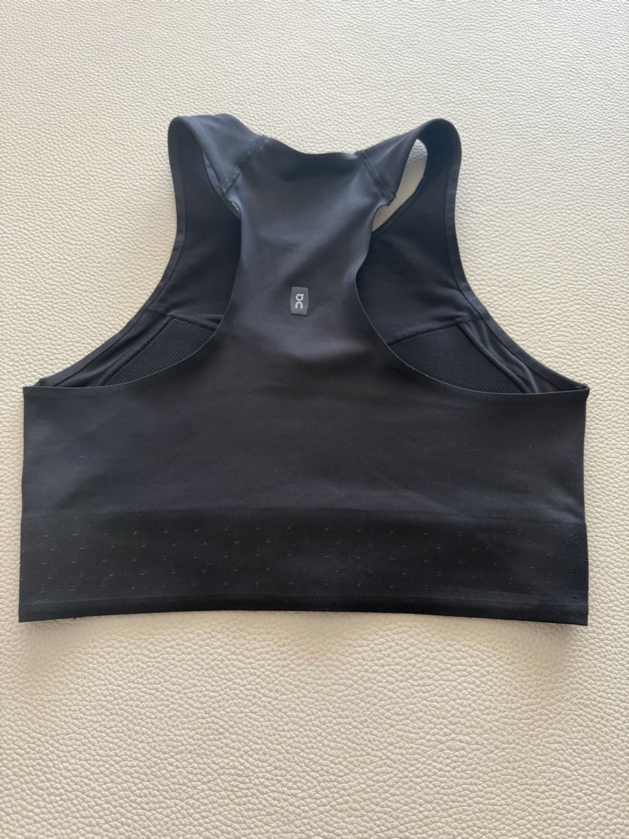 Top: On Race Crop Running Top S – Nuovo (secondo la descrizione) da Oberwil-Lieli venduto da Claudine_1988 4