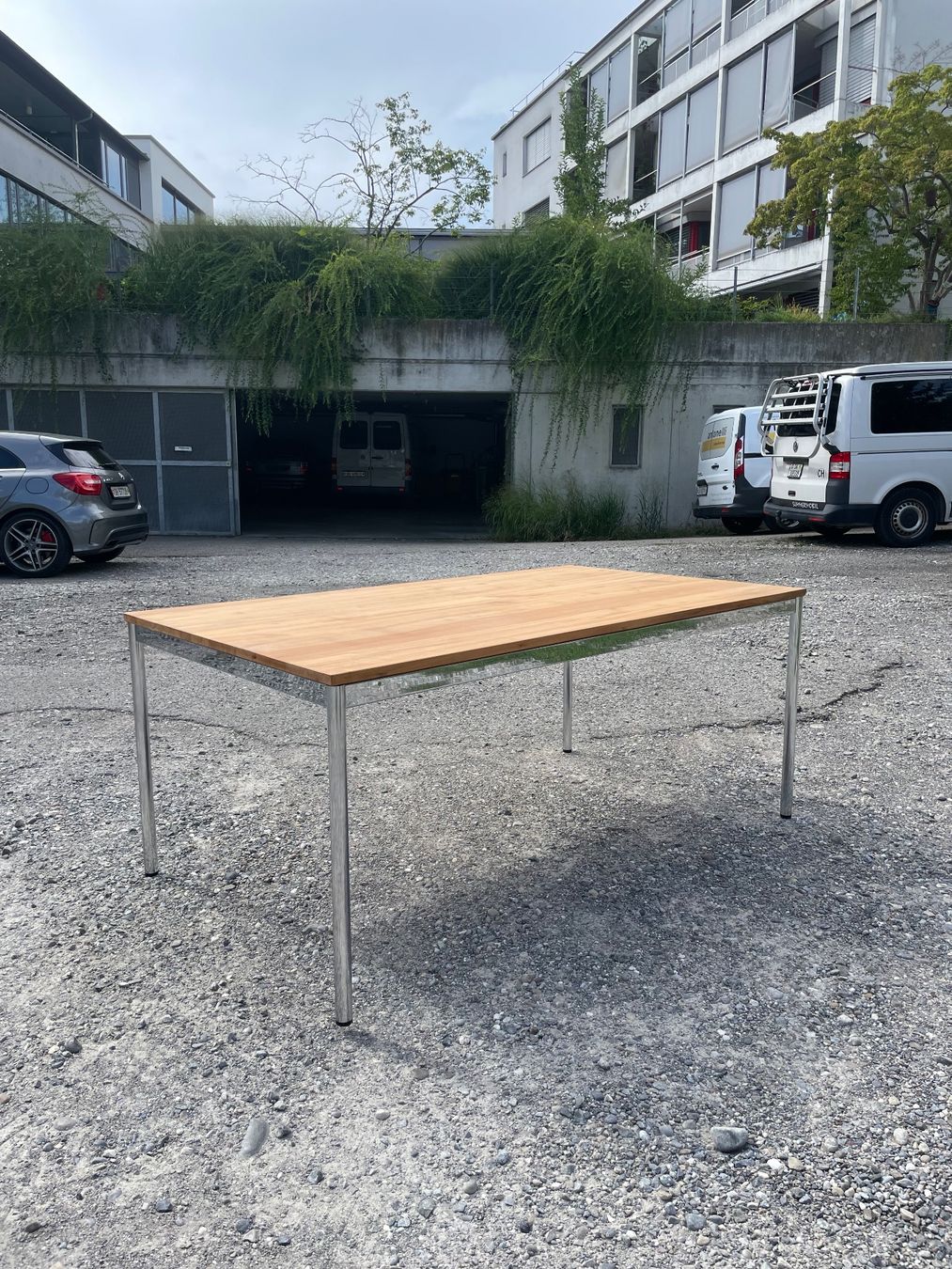 Tische: Tisch – Gebraucht aus Schaffhausen von thextraterrestrial