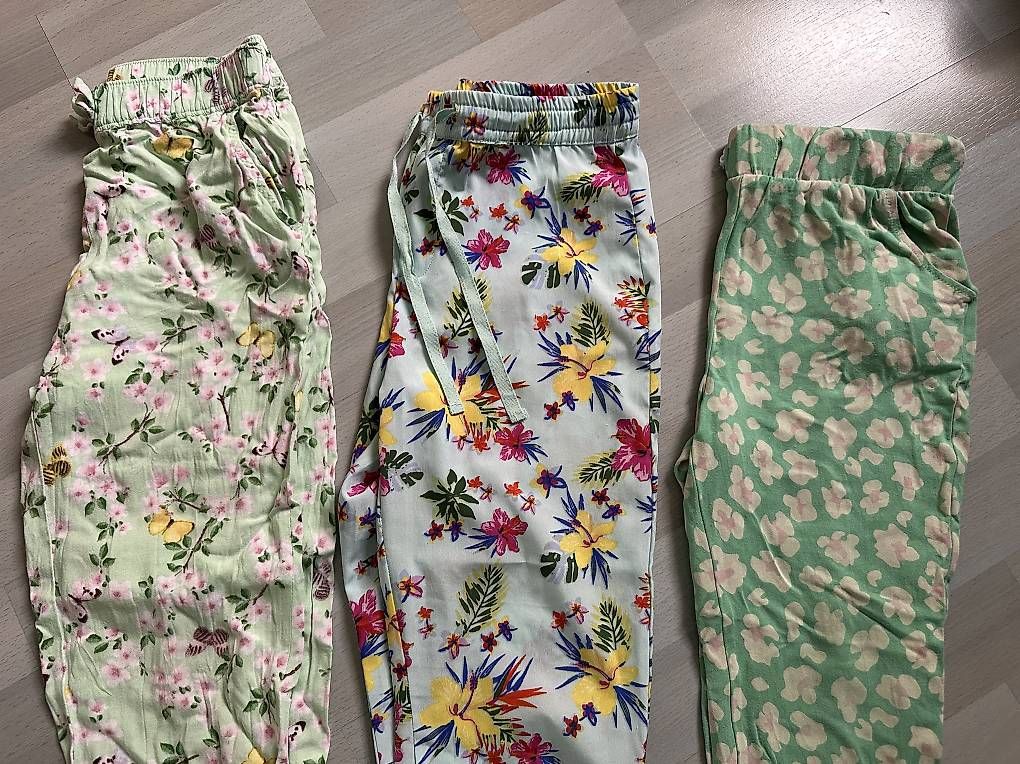 Pantaloni: Stoffhosen 3Stk. 128 – Usato da Buchrain venduto da eule2109 1